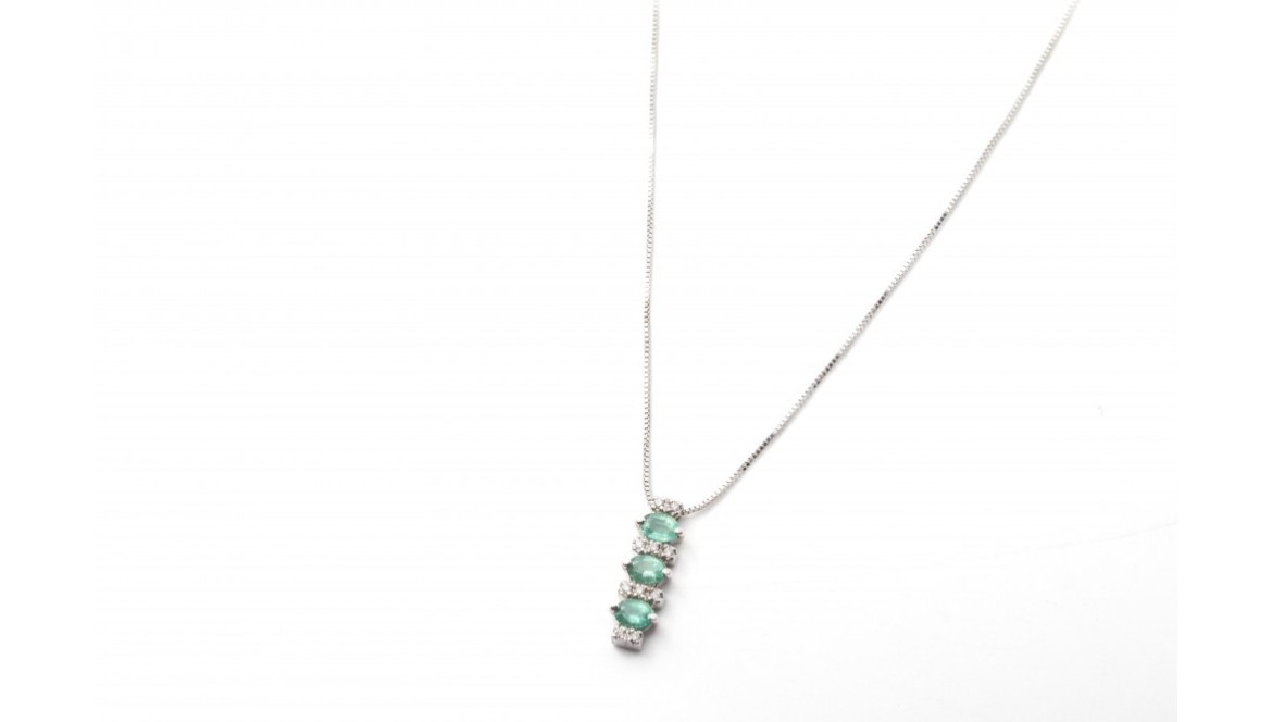 Collar con diamantes naturales: guía experta para elegir la joya perfecta